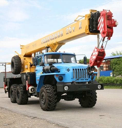 Возможности короткобазных кранов в Боровичах