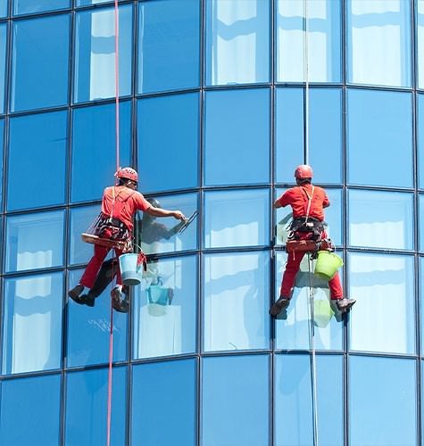 Мытье фасадов промальпинистами в Боровичах